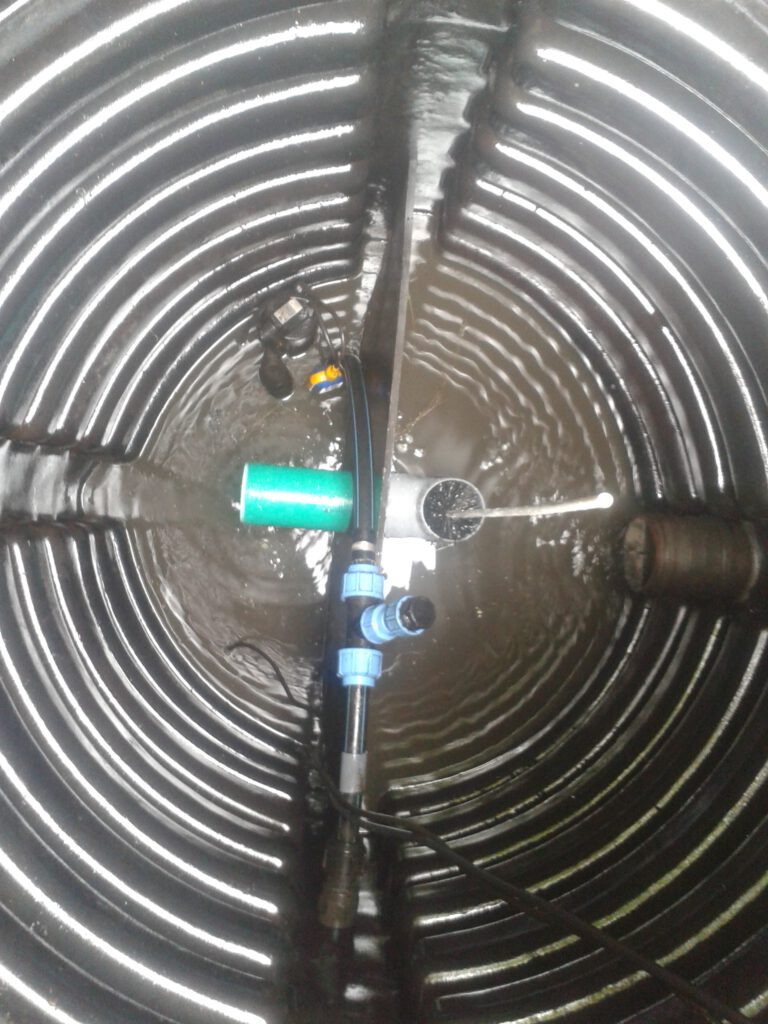 Vorklärung und Pumpenschacht einer "MUTEC" Pflanzenkläranlage